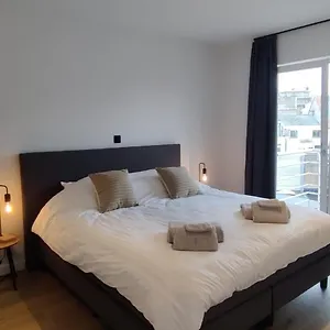 Luxueus, Ruim Op 350m Het Oostende